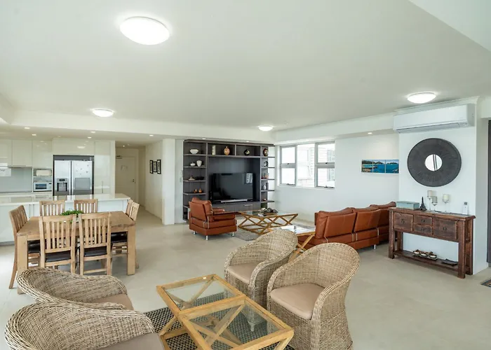 Grosvenor Beachfront Apartments Surfers Paradise